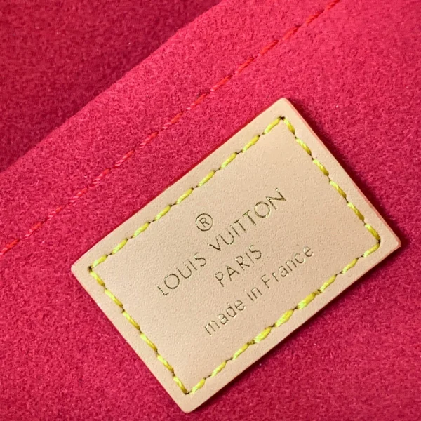 LV Model: M44860 Size 18*15*8cm - Image 2