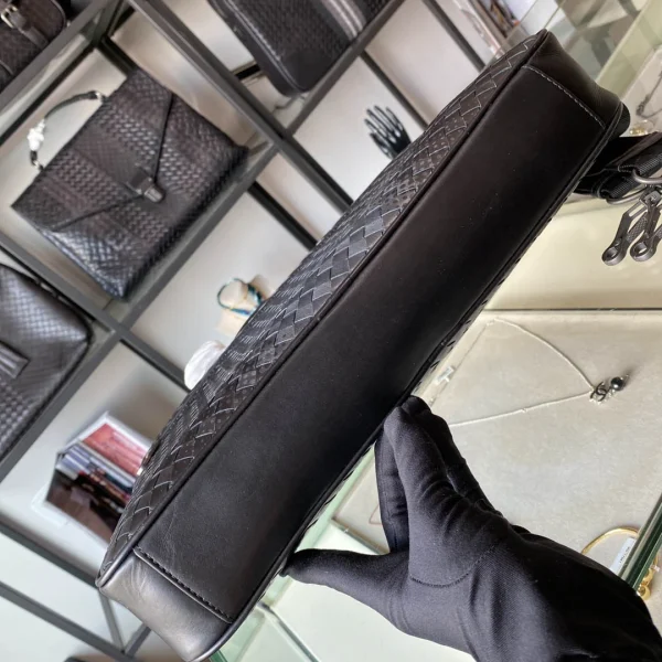 BV Briefcase Size:36cm 98028 Black - Image 2