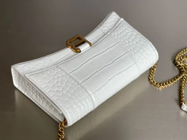 Crossbody bag Model: 198 Size: 22x13x5cm - Image 4