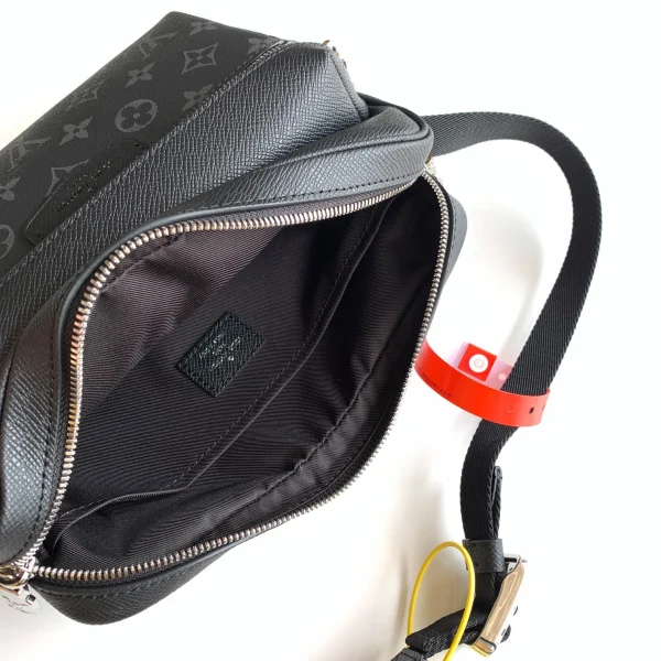 LV Model: M30233 Size:29.5x20x5cm - Image 3