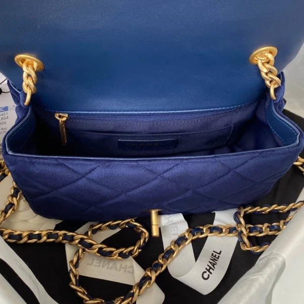 AS3450 Handbag with Diamond Chain Size: 20cm - Image 4