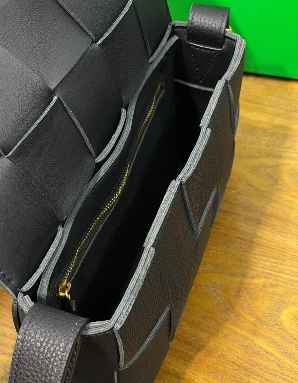 BV CASSETTE bag Size:23x15cm 666870 - Image 6